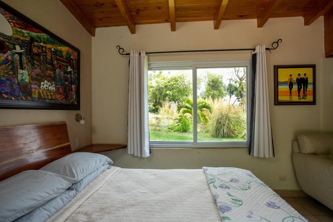 Lake Front Retreat Santa Cruz La Laguna Eksteriør bilde